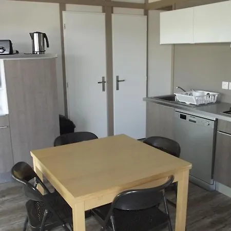 Campsite Avec Terrasse, 3 Chambres, 8 Personnes - Api-1-52-376 *