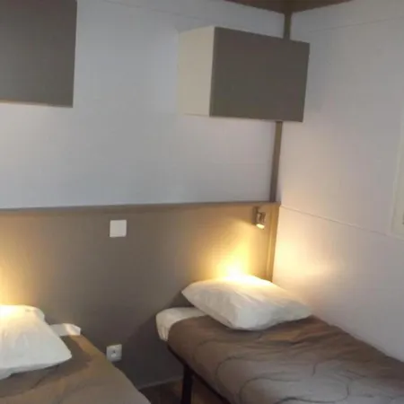 Avec Terrasse, 3 Chambres, 8 Personnes - Api-1-52-376 Le Grand-Serre