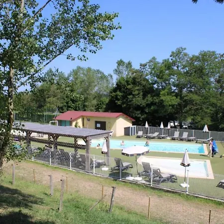 Campsite Avec Terrasse, 3 Chambres, 8 Personnes - Api-1-52-376 Le Grand-Serre