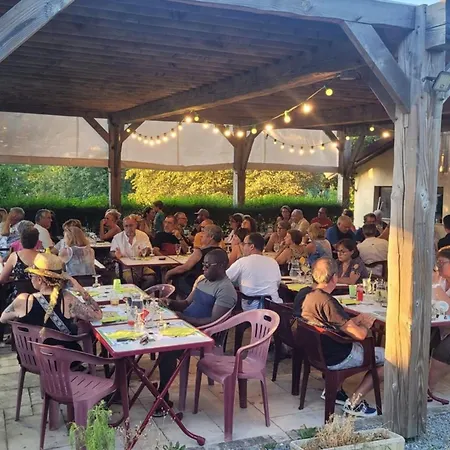 Campsite Avec Terrasse, 3 Chambres, 8 Personnes - Api-1-52-376 Le Grand-Serre