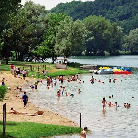 Campsite Avec Terrasse, 3 Chambres, 8 Personnes - Api-1-52-376 *